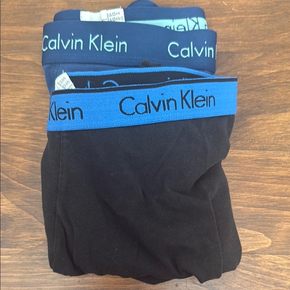 Calvin Klein Men's Boxer Briefs in Black and Blue Medium - Picture 1 of 4